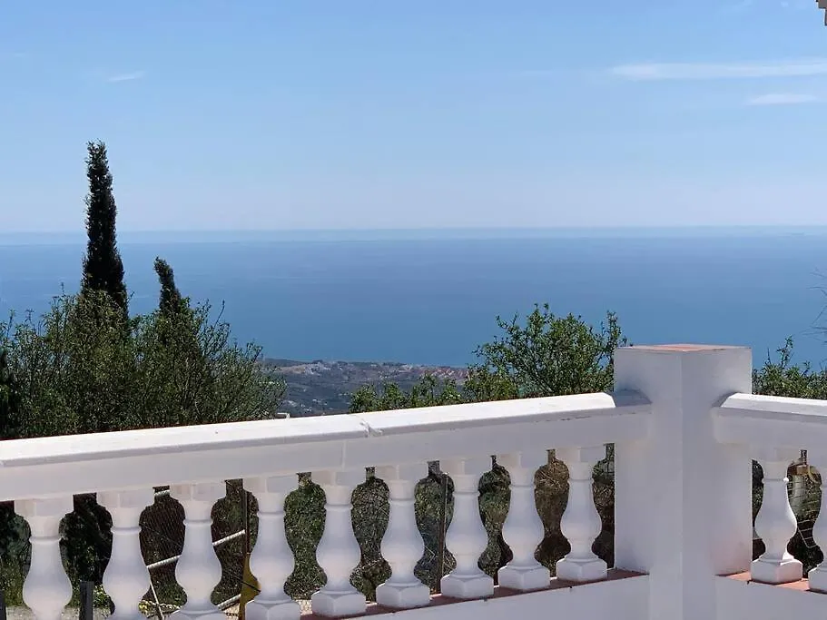 Casa Anhelando Andalucia: Hilltop Villa with Panoramic Views Iznate