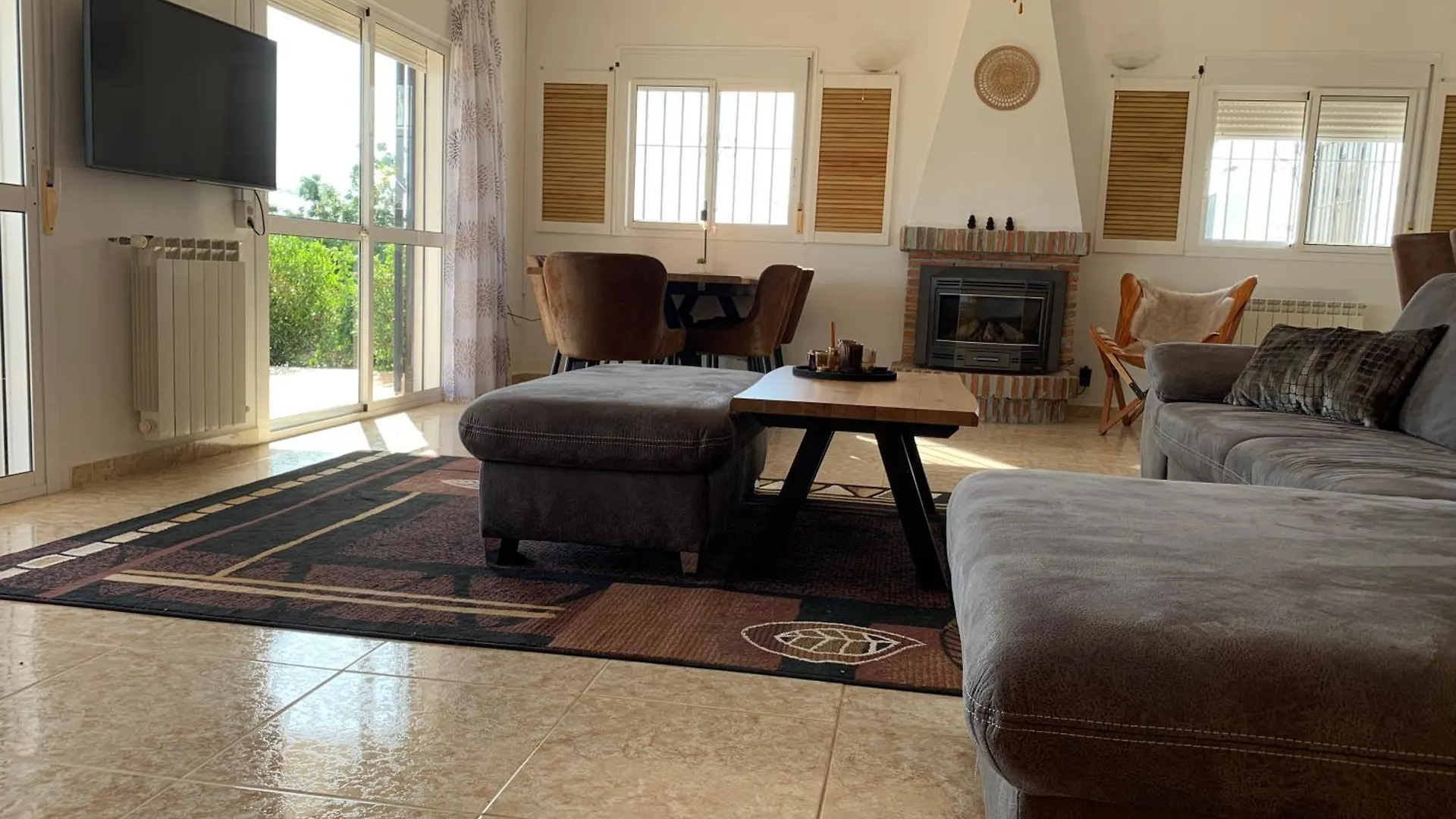 Casa Anhelando Andalucia: Hilltop Villa with Panoramic Views Iznate Spain