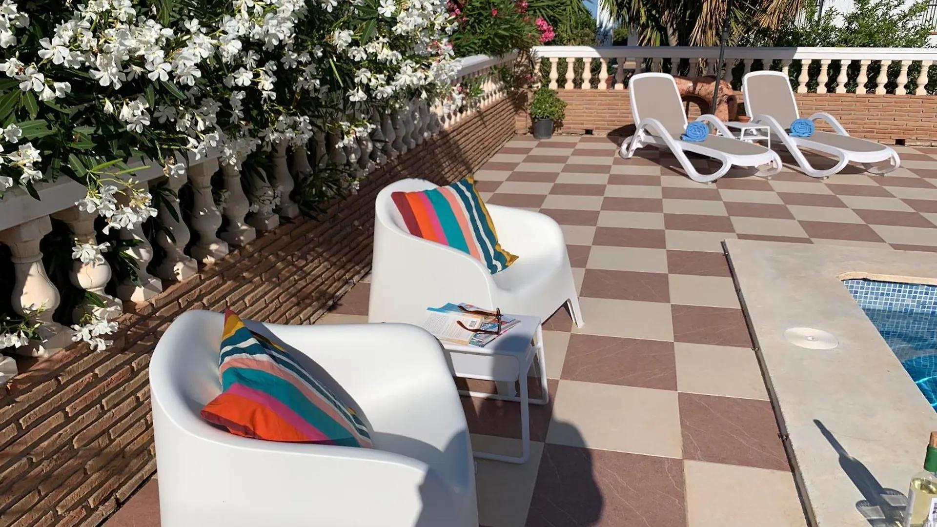 Casa Anhelando Andalucia: Hilltop Villa with Panoramic Views Iznate
