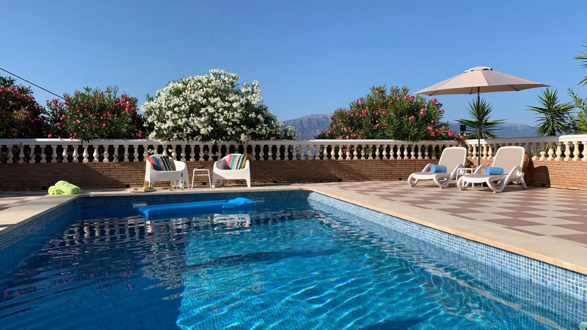 Casa Anhelando Andalucia: Hilltop Villa with Panoramic Views Iznate 0*,